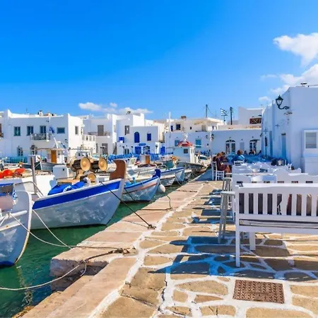 Maria - Boats Blue & Sandy * Naousa (Paros)